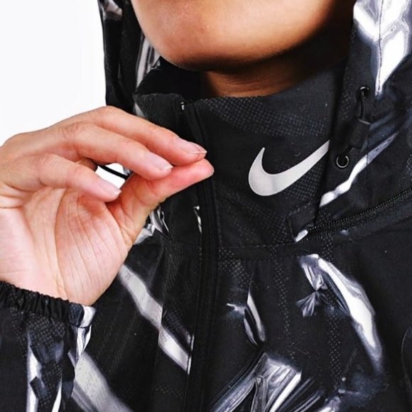 Nike Shield Full-Zip Running Jacket Hood Ghost Flash Reflective Extra-Large $150 - Picture 7 of 12